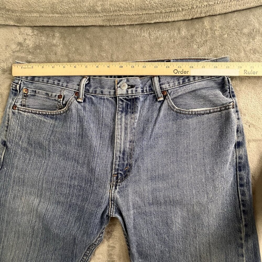 Levis 505 Jeans Mens 38x30 Blue Denim Medium Wash Straight Fit Button Fly Y2K - Picture 5 of 16